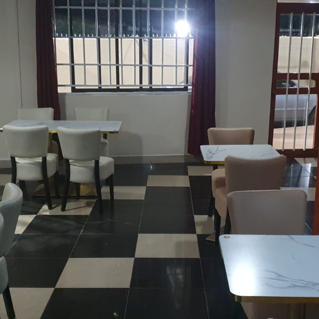 Restaurant and Lounge