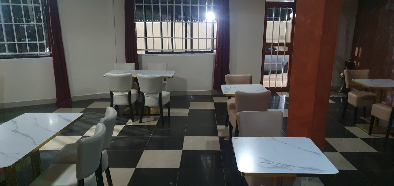 Restaurant and Lounge